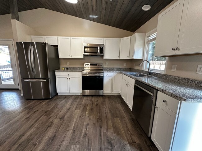 Photo - Black Mountain Rental-Fabulous Location!