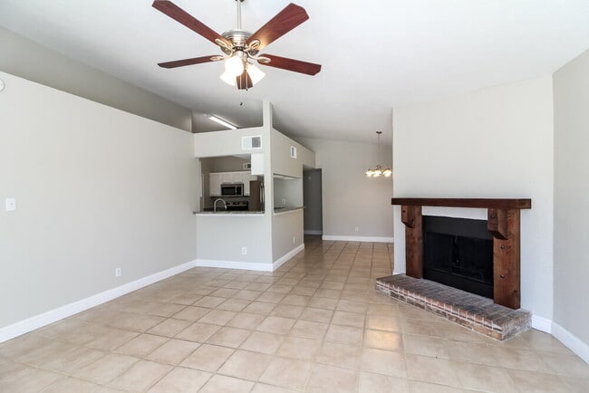 131 London Ln