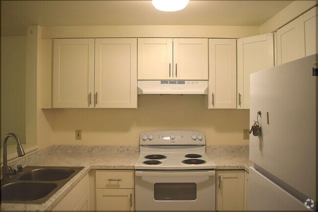 Building Photo - Kihei Shores - Unfurnished - 2 bd 2 ba gro... Unit H002 Rental