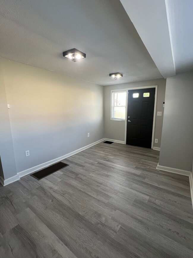 Photo - 278 Hosack St