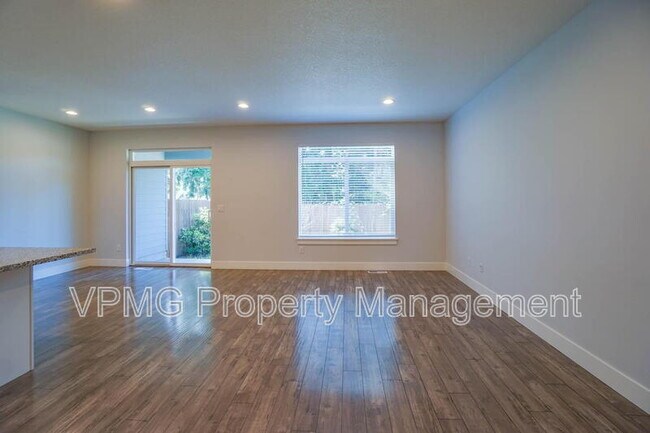 Photo - 10703 NE 70th St Unit 1