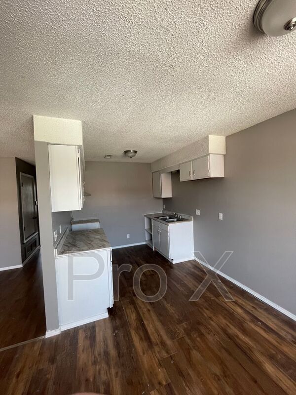 Photo - 1021 S St Louis Ave Unit Apt 4