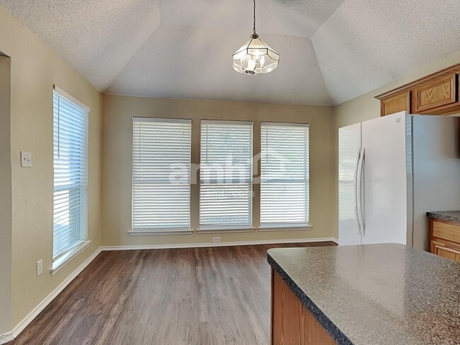 Photo - 733 Grandview Ave