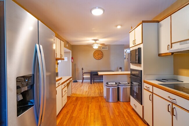 Photo - 5001 54th St