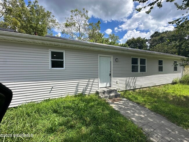 Building Photo - 105 Floyd Ln