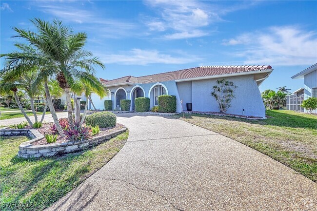 Building Photo - 69 Ocean Dr Rental