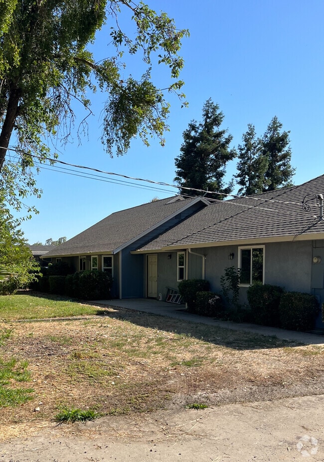 Building Photo - 11714 Walnut Ave Rental