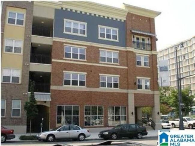 Building Photo - Wonderful 1 bedroom, 1 bathroom studio Unit 139