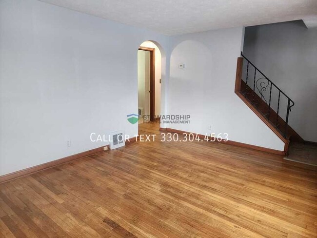 Photo - 1327 25th St NE