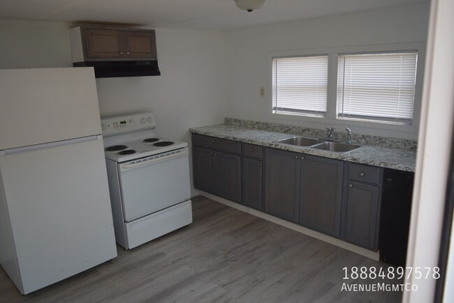 Photo - 715 23rd St NW