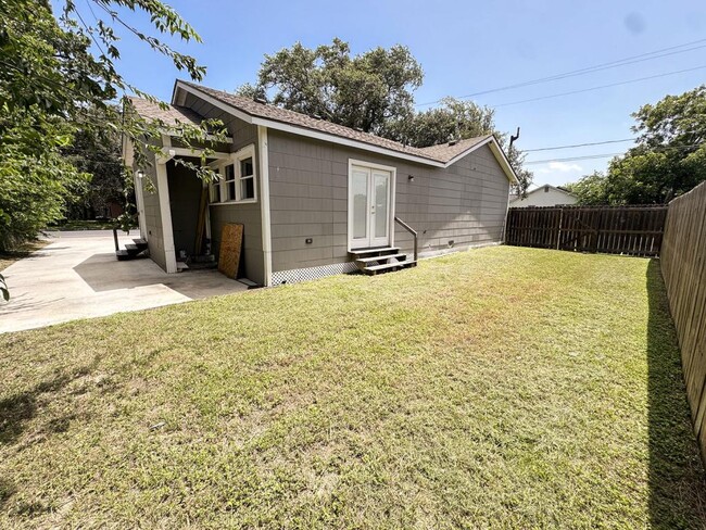 Photo - 1705 Avondale St