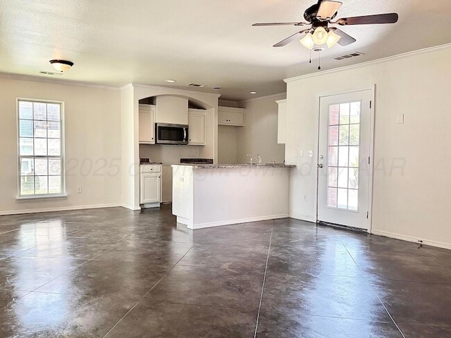 Building Photo - 4521 Pine St