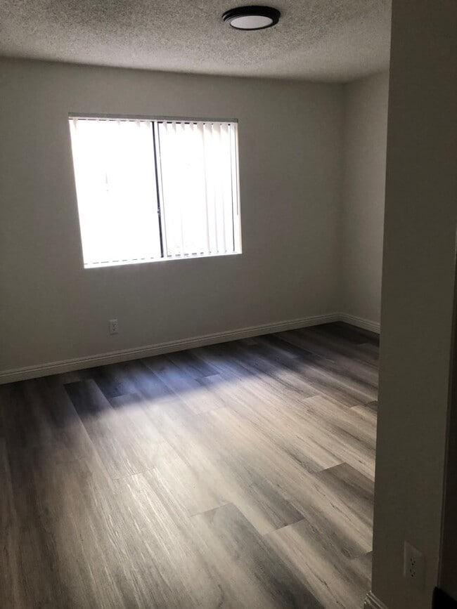 Photo - 4619 Rosewood Ave Unit 206