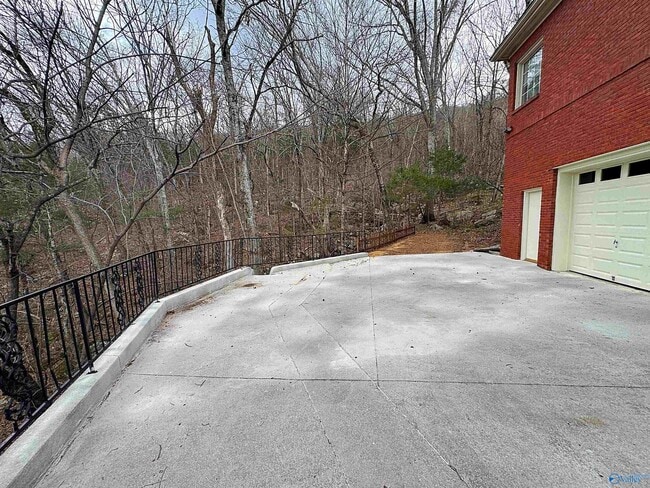 Photo - 1319 Chesterfield Rd SE