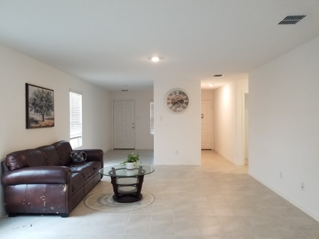Building Photo - 3708 Kinglet Ct Rental