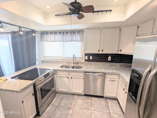 Photo - 5922 N 83rd St