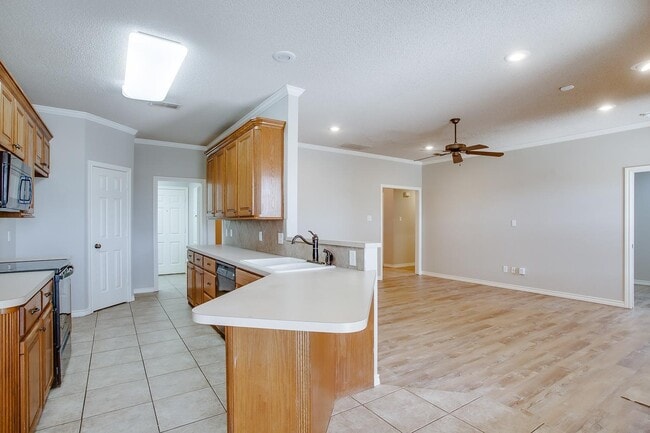 Photo - 9904 Elkhart Ave