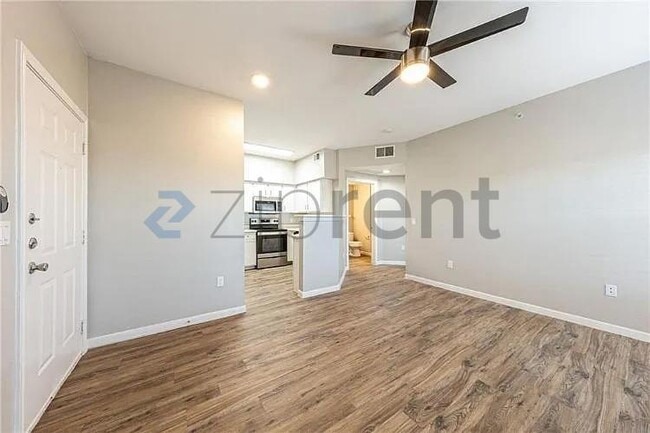 Photo - Unit 823