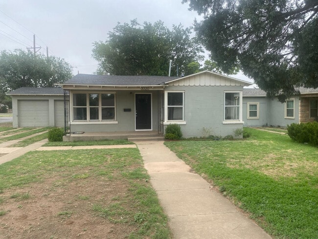 Building Photo - 3320 27th St