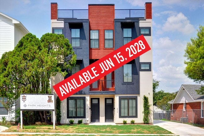 Building Photo - 2822 Forest Park Blvd Unit 2822 FP-2028