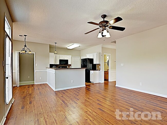 Photo - 5936 Briggs Dr