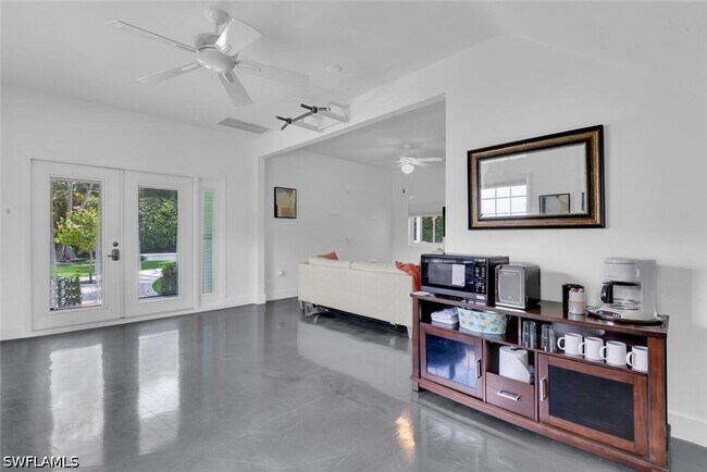 Building Photo - 2143 Marina Dr