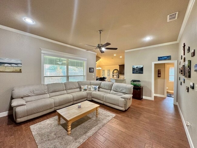 Photo - Stunning 3 Bed 2 Bath in Flint!