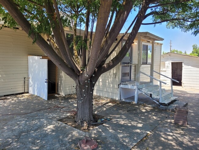 Photo - 2608 S Armstrong Ave House