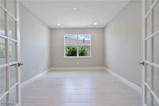 Photo - 16056 Shoreline Dr