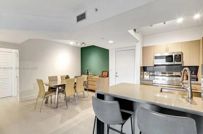 Photo - 18800 NE 29th Ave Unit 517