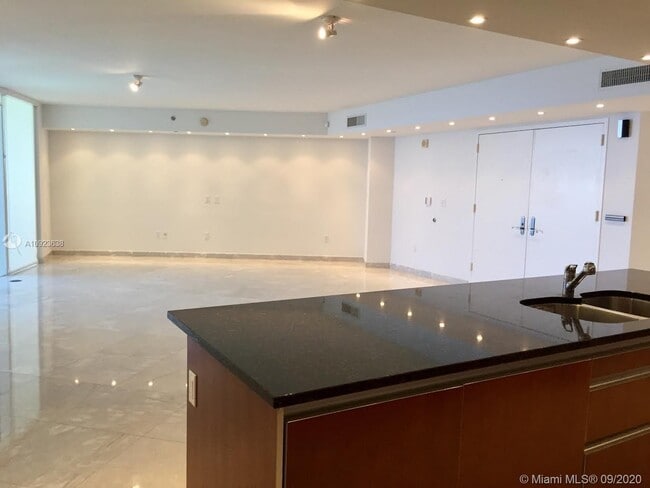 Photo - 17201 Collins Ave Unidad 2107