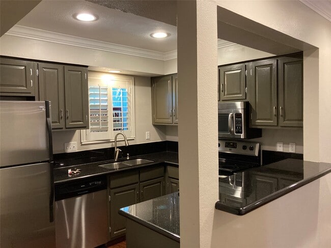 Building Photo - 881 Wax Myrtle Ln