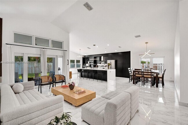 Photo - 204 Cameron Dr