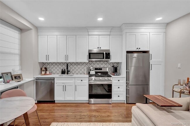 Photo - 25 W Broadway Unit 110