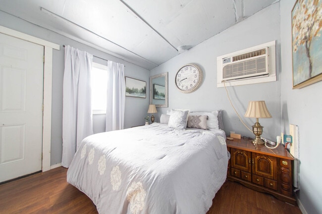 Photo - 2712 Broad St