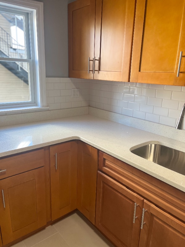 Photo - 65 Caroline Ave Unidad 1L