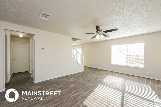 Photo - 8042 Chestnut Ash Dr