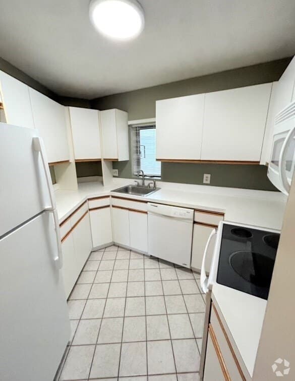 Building Photo - 677 Quincy Shore Dr Unit 202 Rental