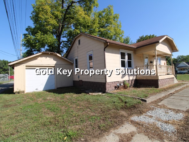 Photo - Spacious 2 BR 1 BA House with Nice Covered...