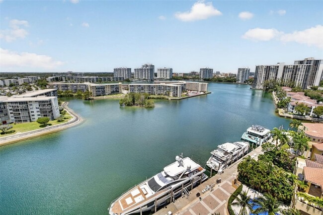 Building Photo - 1000 E Island Blvd Unit 1510