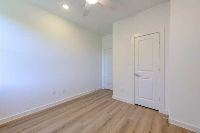 Photo - 7120 Eastwood St