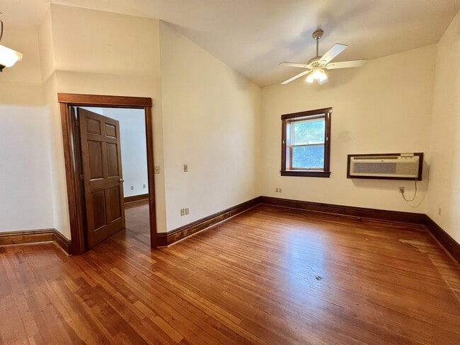 Photo - 214 Wood St Unit 6