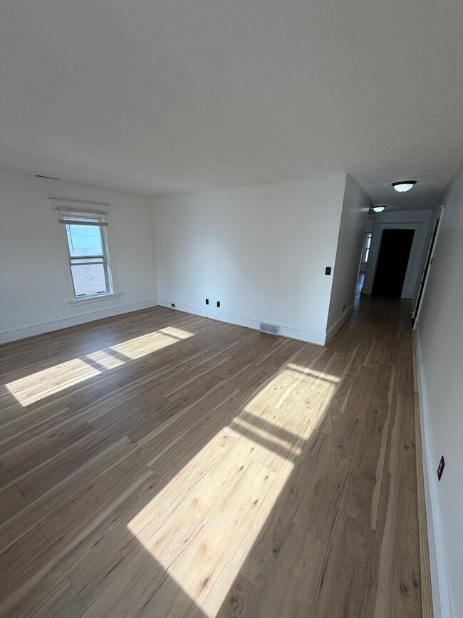 Photo - 336A Bowen St Unit Downtown Oshkosh 2 bedroom