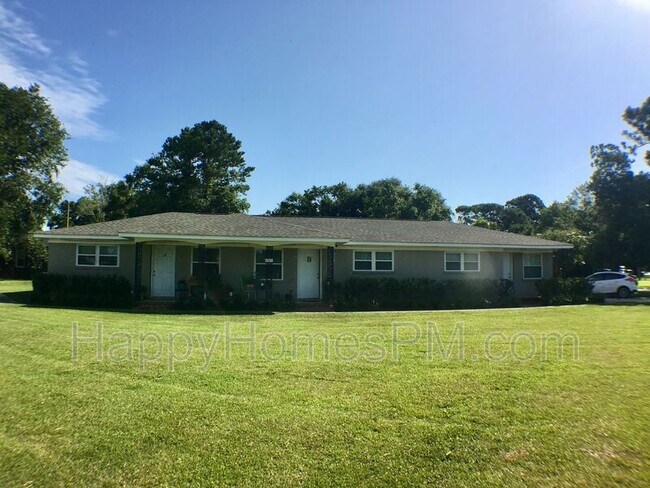 Building Photo - 1556 Kemper Ave
