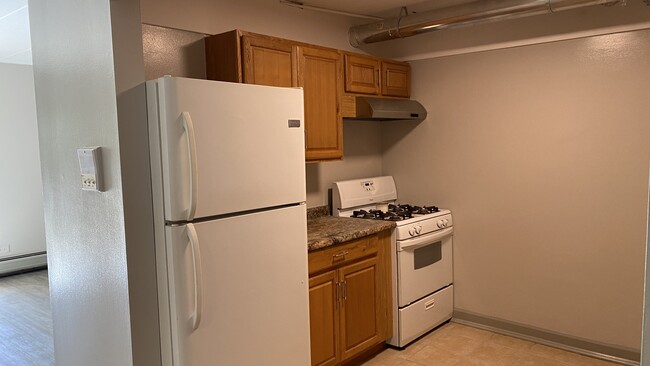 Building Photo - 108 E Bailey Rd Unit G
