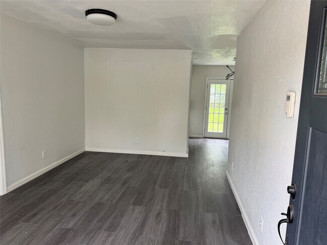 Photo - 4215 Botany Ln