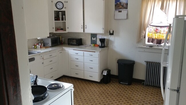 Photo - 109 S 8th Ave Unidad Main Floor
