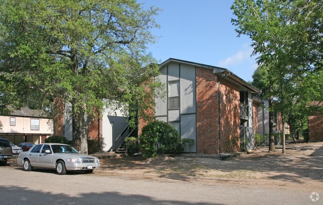 Photo - 800 Bellshire Apartments