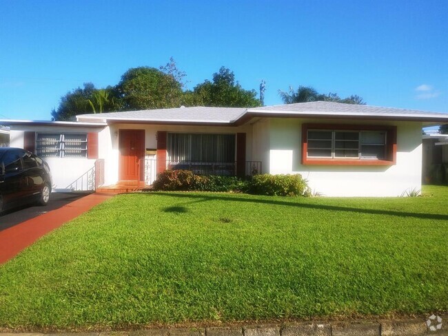 Building Photo - 1440 NW 9th Ave Unit 1 Rental