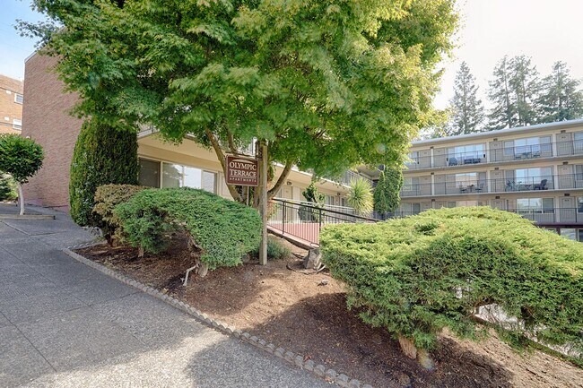 Photo - Prime location for walkable living near sh...